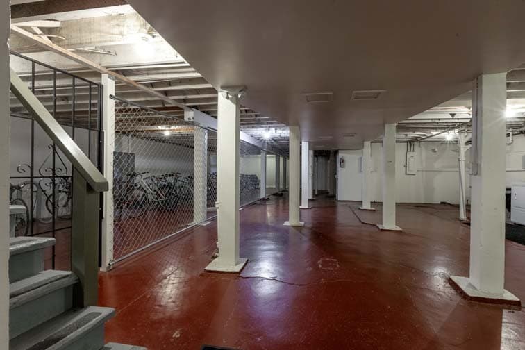 Portland Apartment: 814 NW 22nd Ave