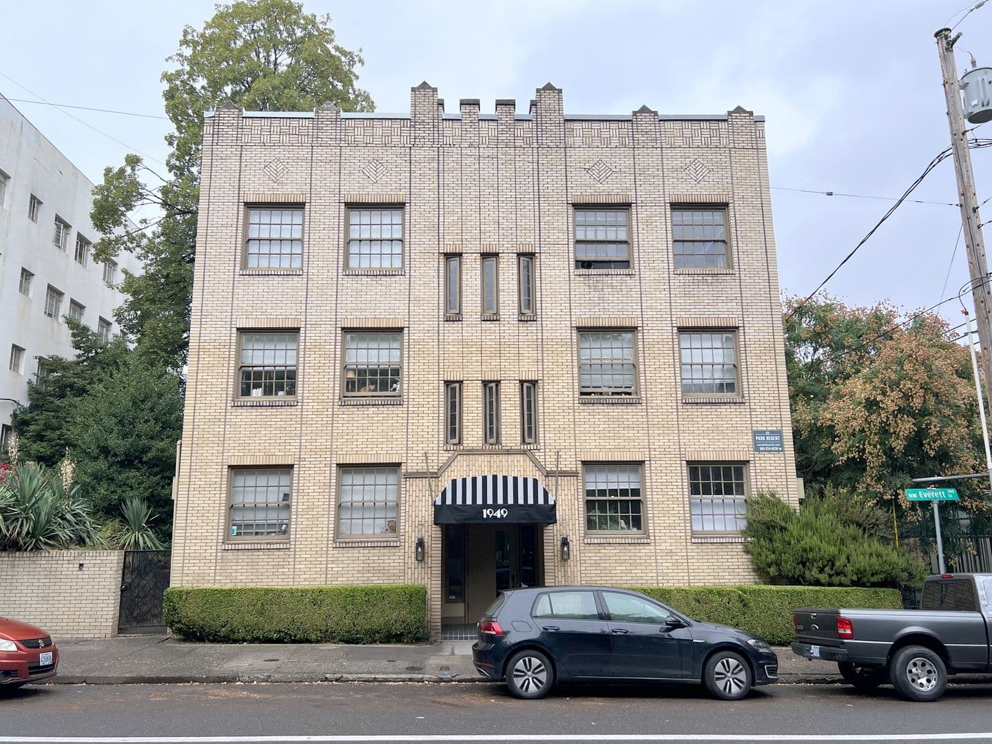 Portland Apartment: 1949 NW Everett St.