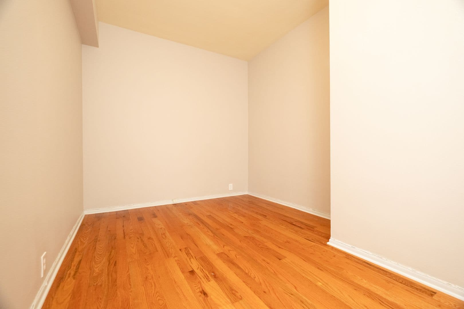 Portland Apartment: 1117 SW Alder St.