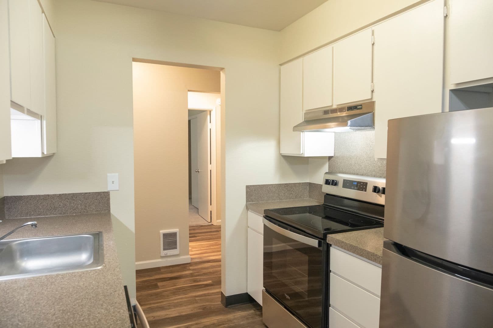 Portland Apartment: 1827 NE Schuyler