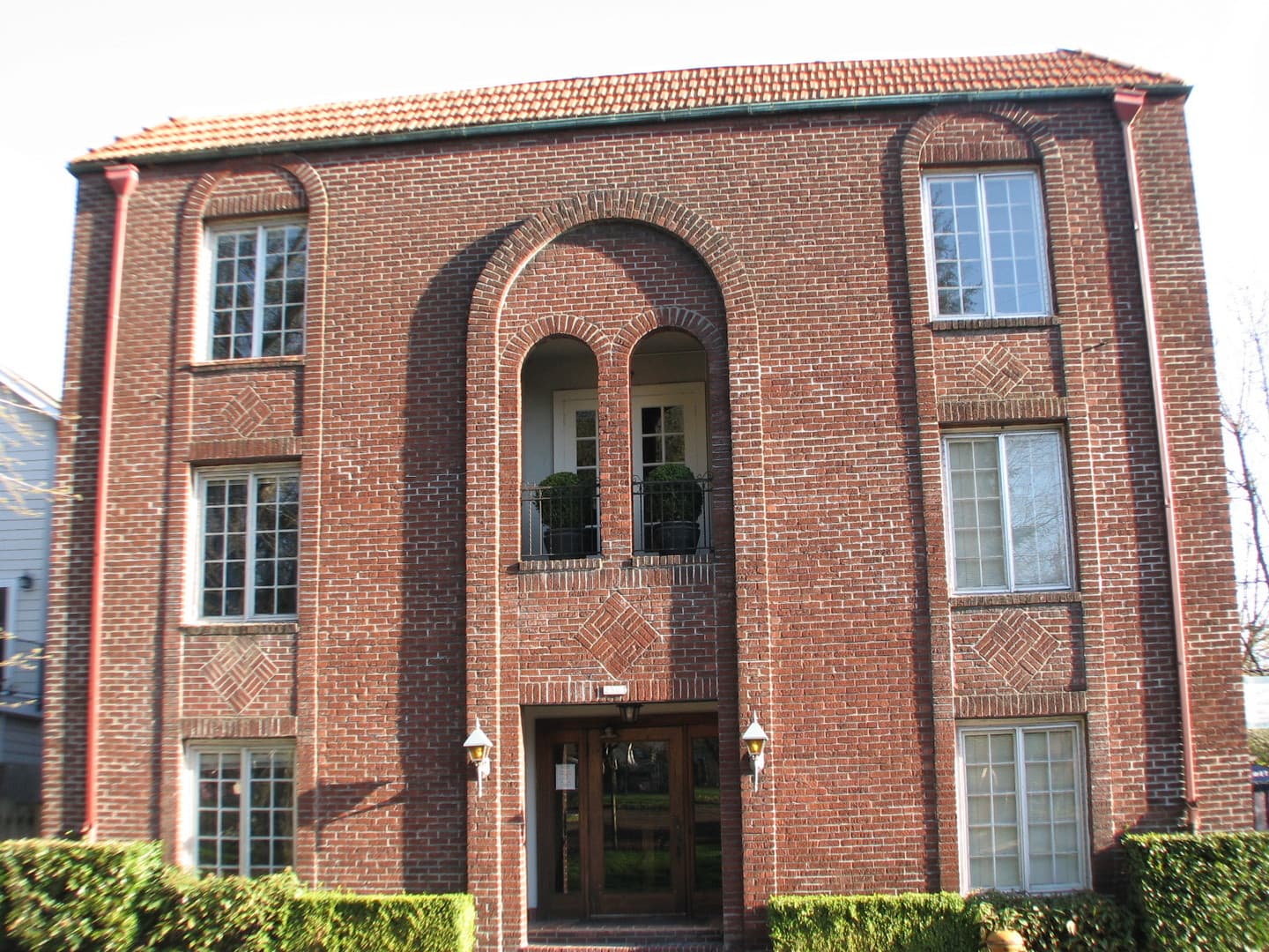 Portland Apartment: 2503 NW Raleigh St