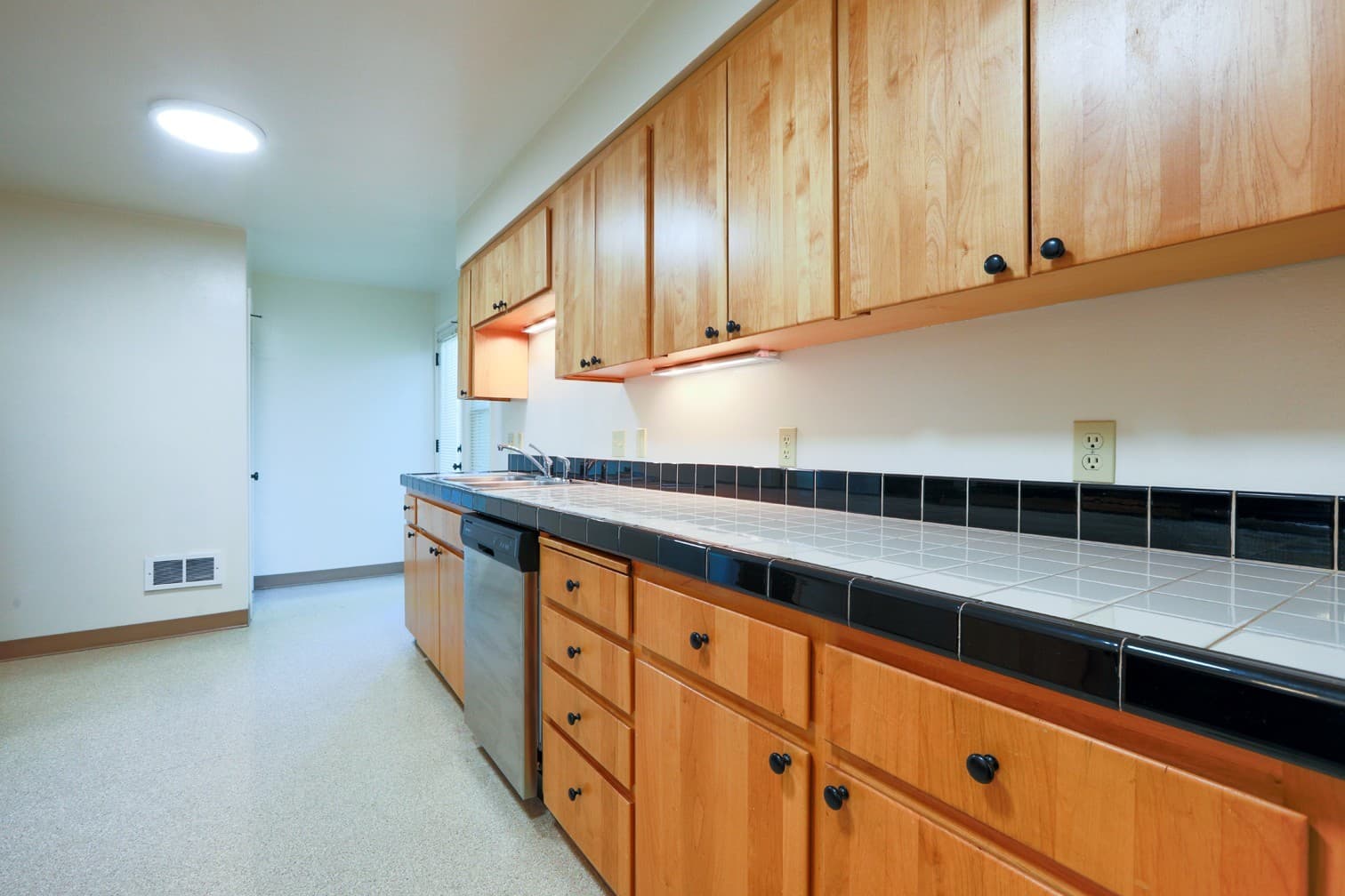 Portland Apartment: 10381 SW  Eastridge St, #44