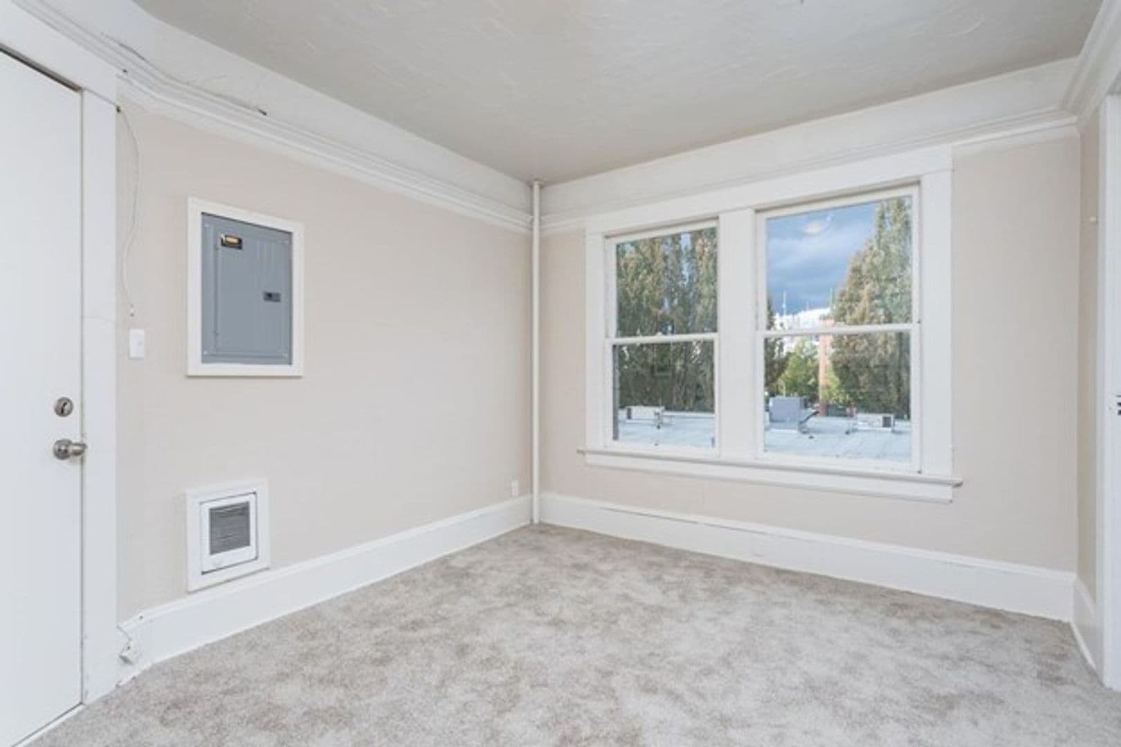 Portland Apartment: 1126 SW 12th Avenue