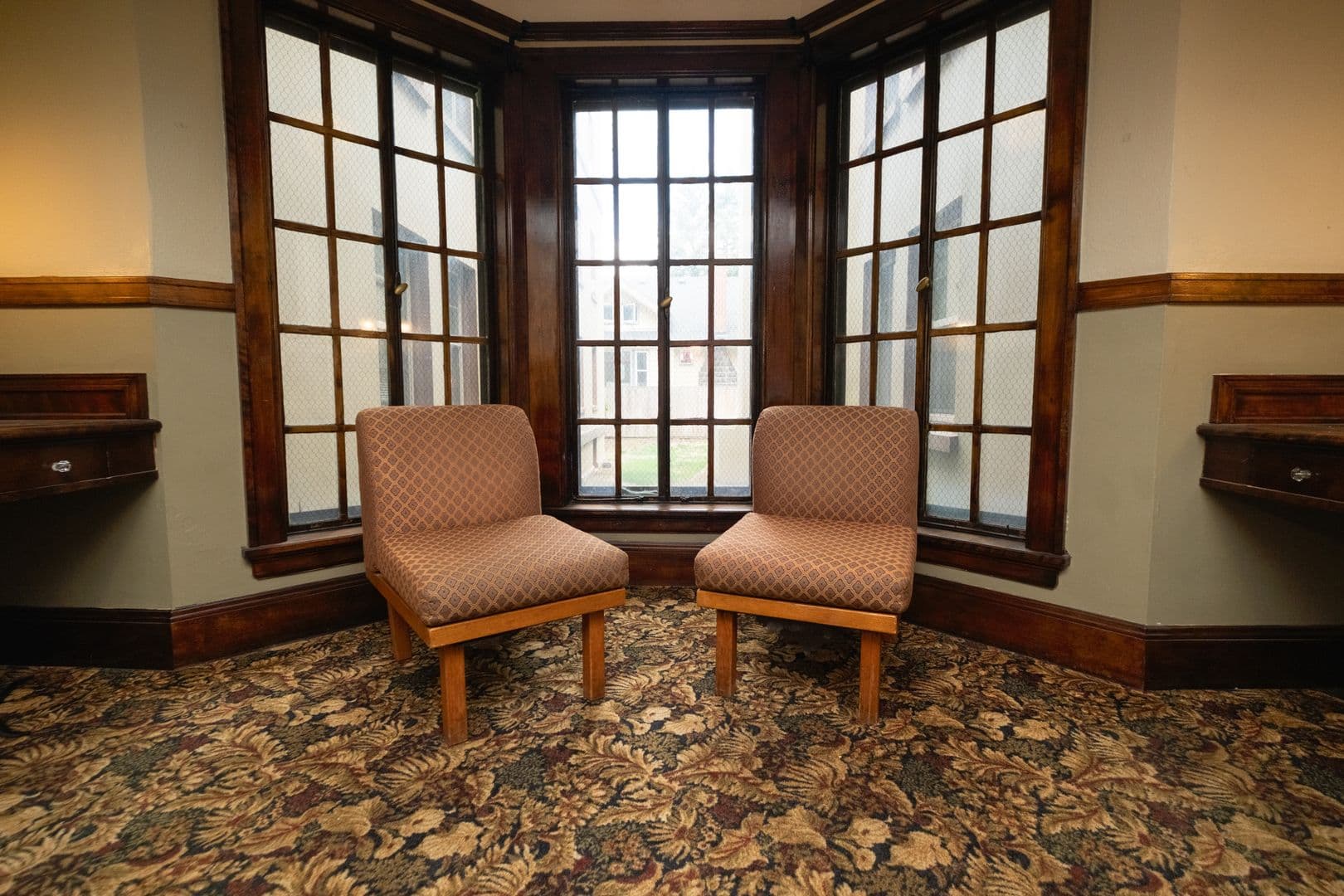 Portland Apartment: 4929 SE Hawthorne Blvd.