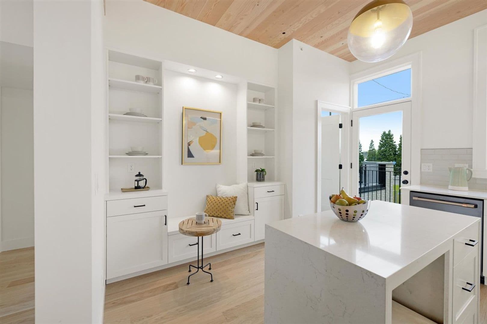 Portland Apartment: 2915A-2989B NW Wilson St.