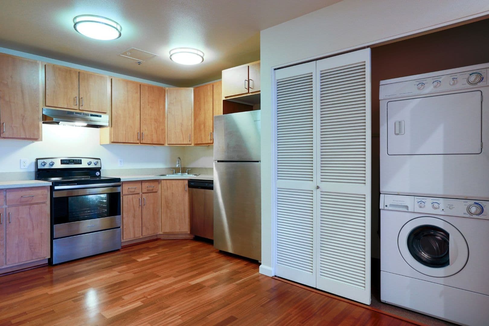 Portland Apartment: 210 NW 20th Ave