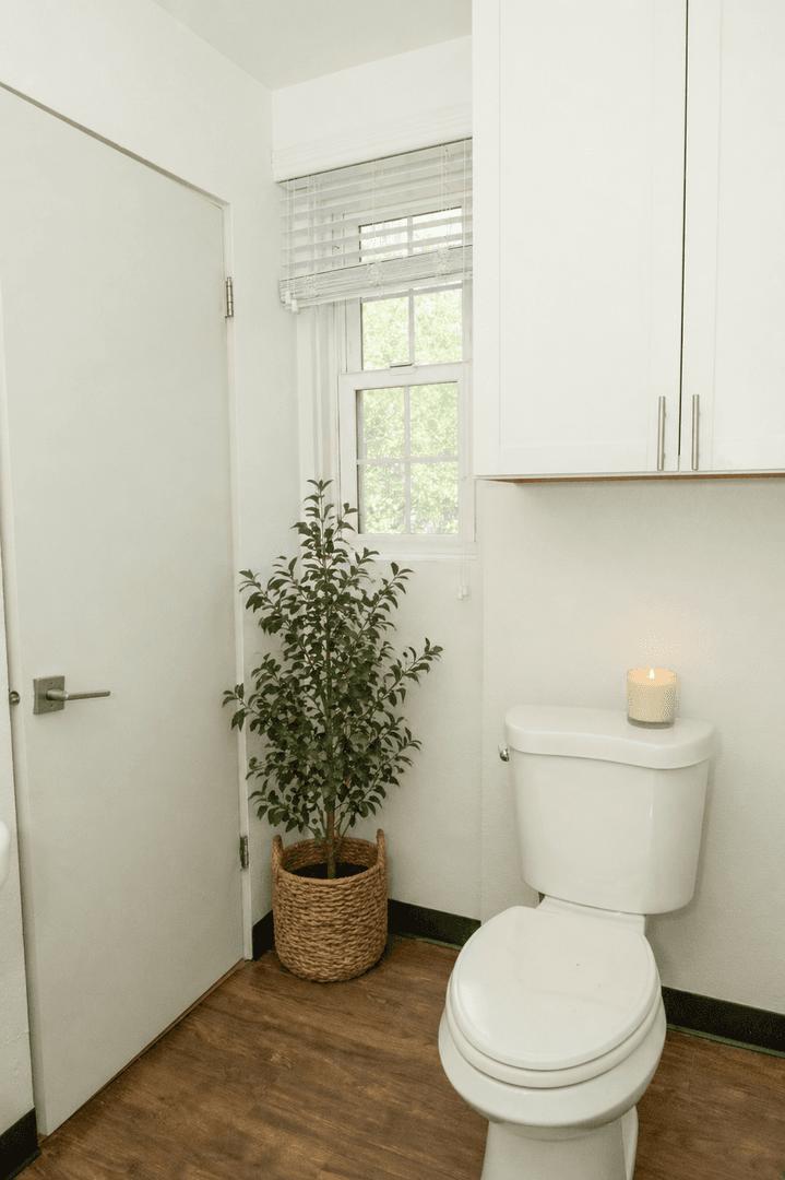 Portland Apartment: 1117 SW Alder St.