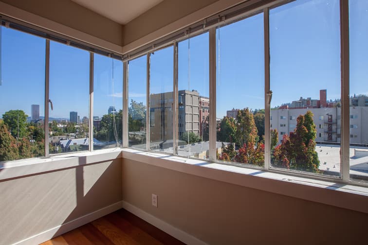 Portland Apartment: 2199 NW Everett St