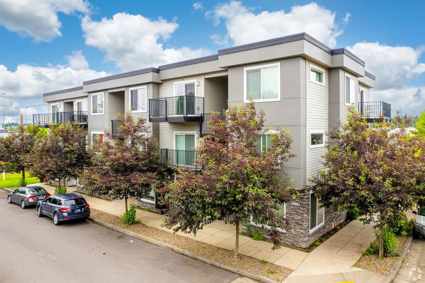 Portland Apartment: 5350 SE 18th Ave