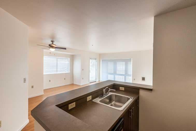 Portland Apartment: 210 NW 20th Ave
