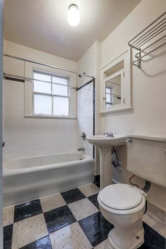 Portland Apartment: 2185 SW Yamhill St