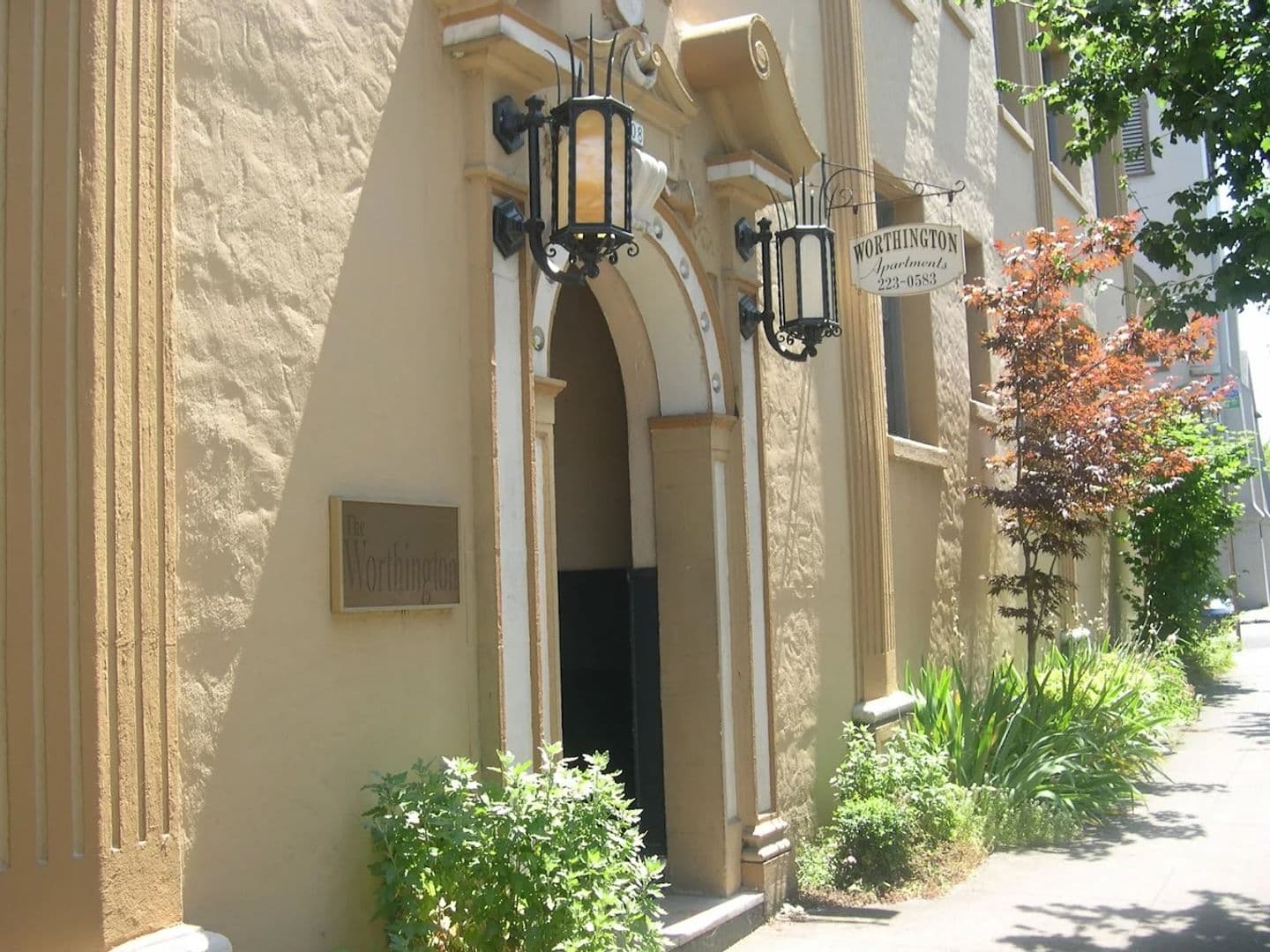 Portland Apartment: 708 NW 19th Ave.