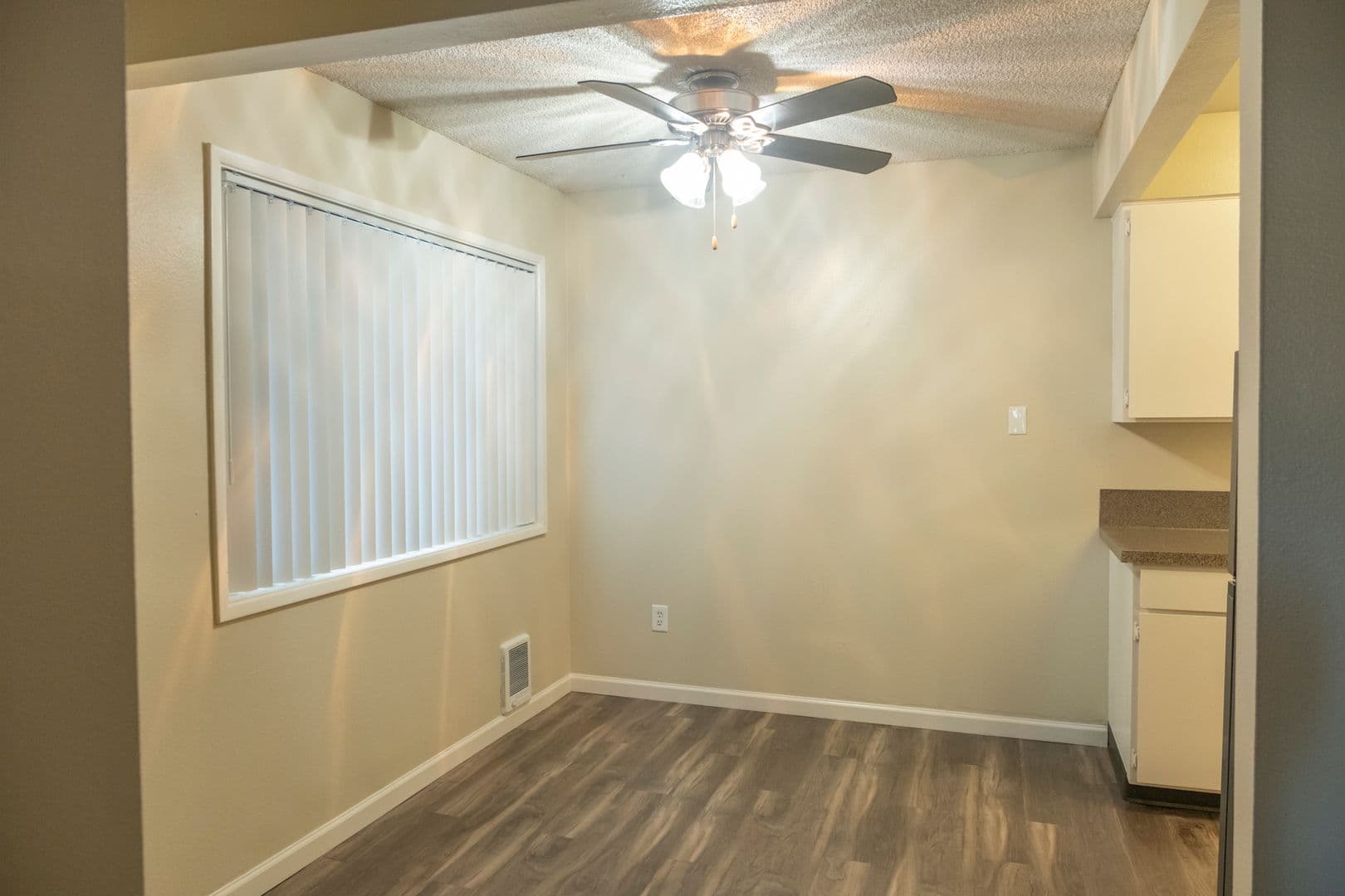 Portland Apartment: 1827 NE Schuyler