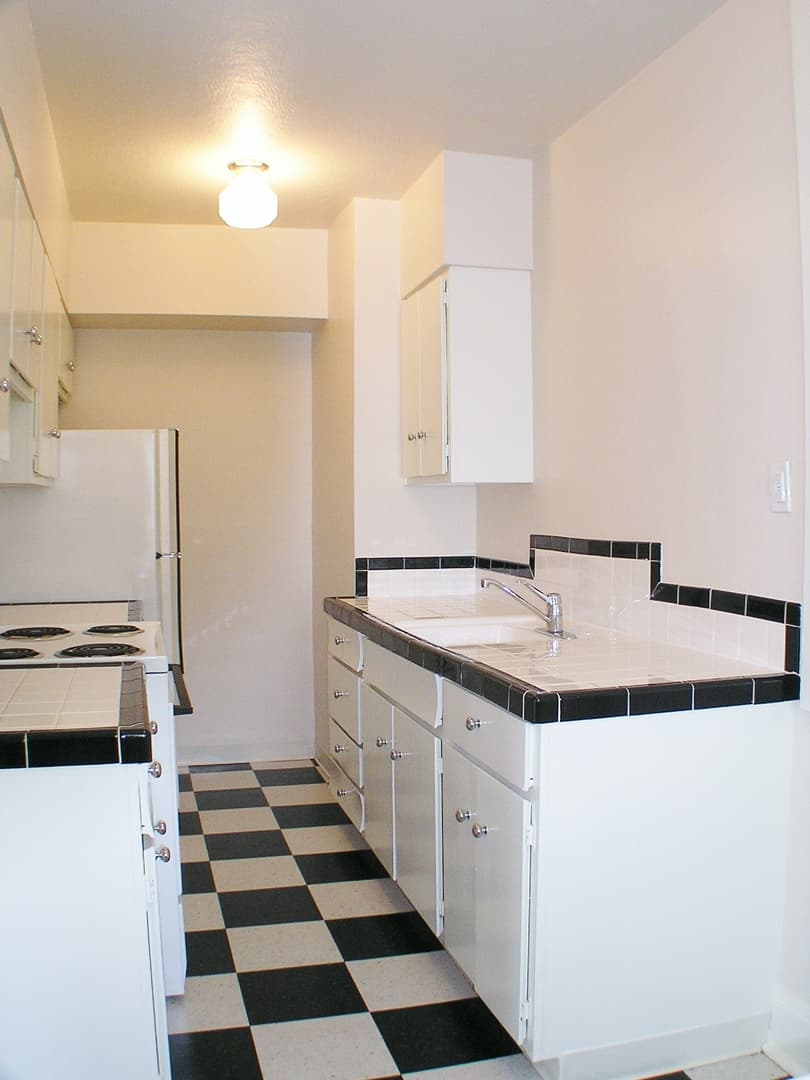 Portland Apartment: 2170 NE Hancock St