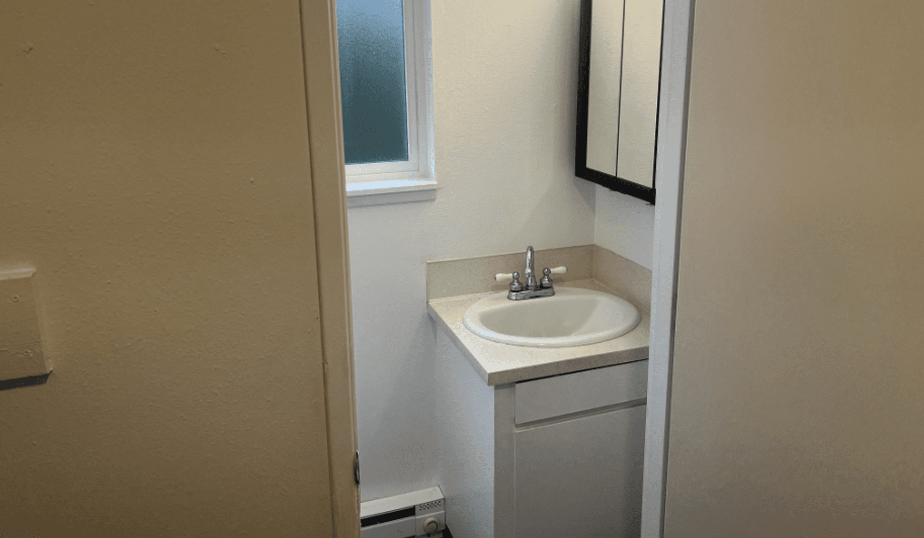 Milwaukie Apartment: 18484 SE Abernethy Ln.