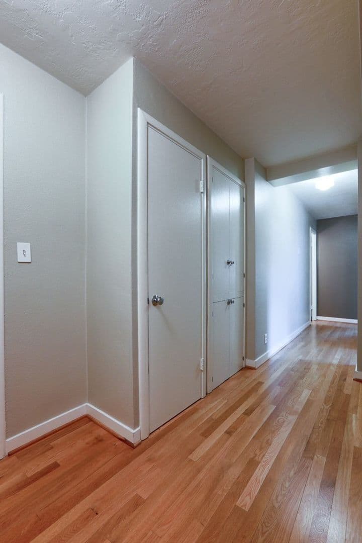 Portland Apartment: 2199 NW Everett St