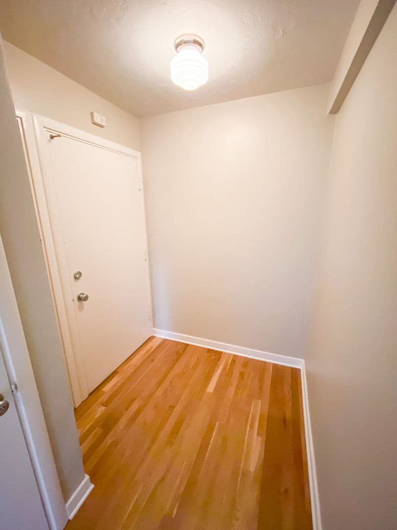 Portland Apartment: 2199 NW Everett St