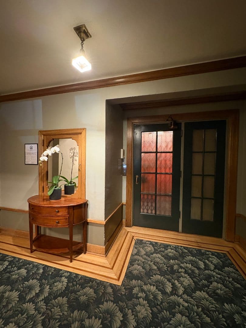 Portland Apartment: 2185 SW Yamhill St