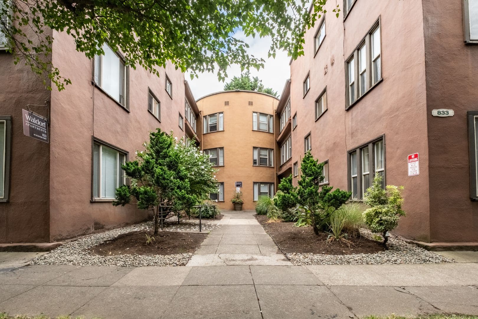 Portland Apartment: 833 NE Schuyler St.
