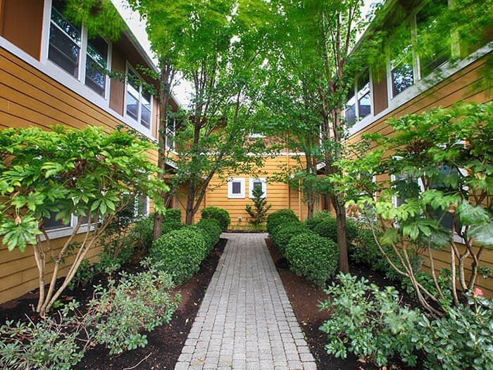 Portland Apartment: 4405 NE Hoyt St