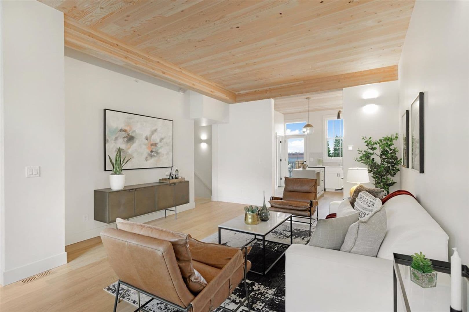 Portland Apartment: 2915A-2989B NW Wilson St.