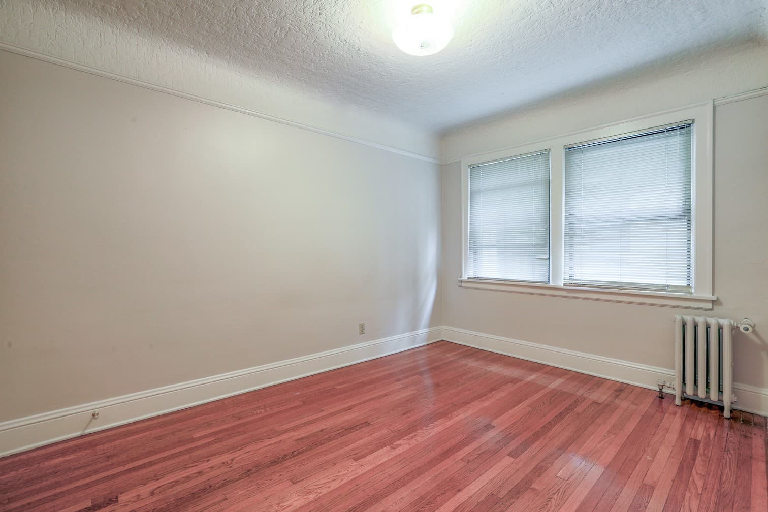 Portland Apartment: 707 NW 19th Ave