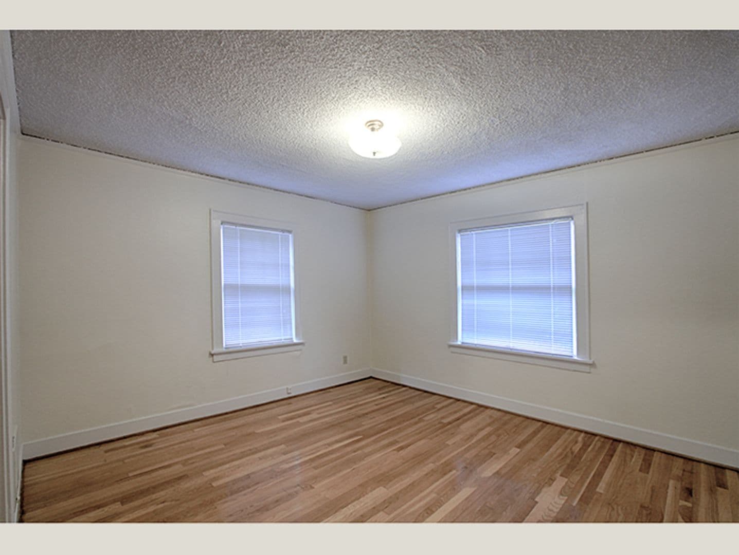 Portland Apartment: 1430 SE 14th Ave