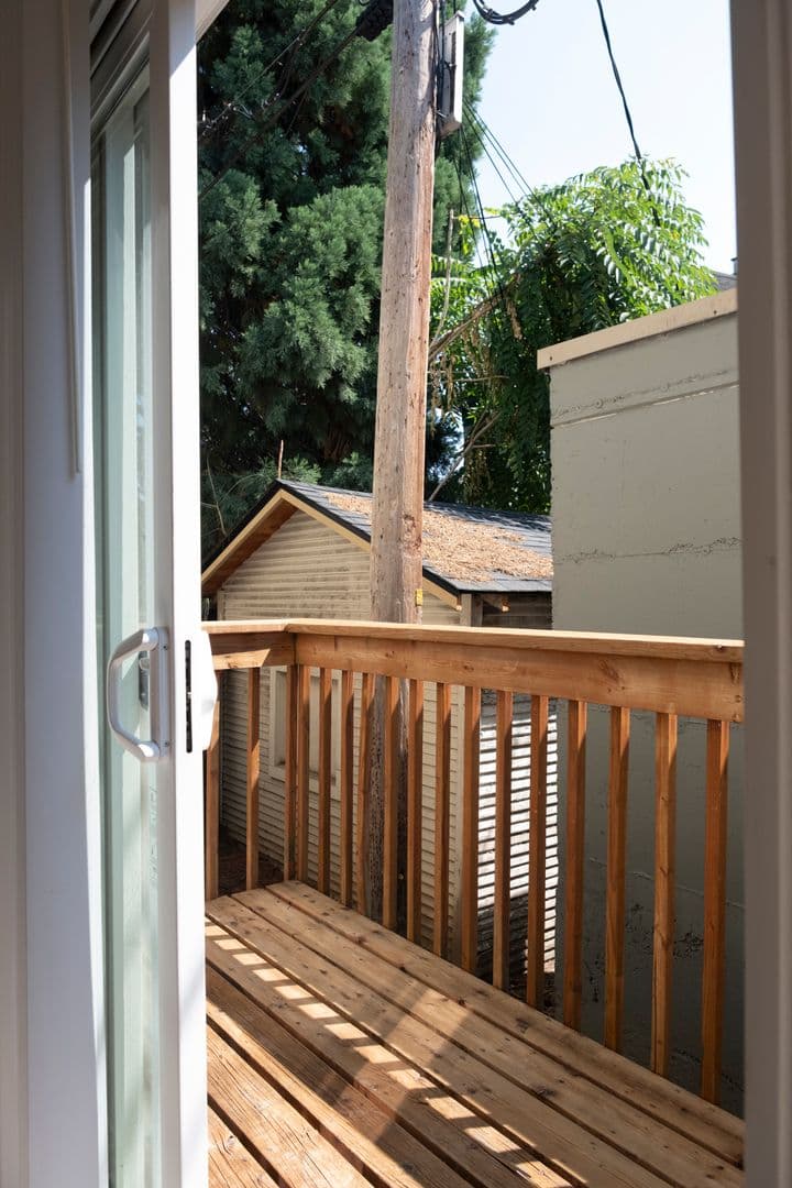 Portland Apartment: 1944 NE Schuyler