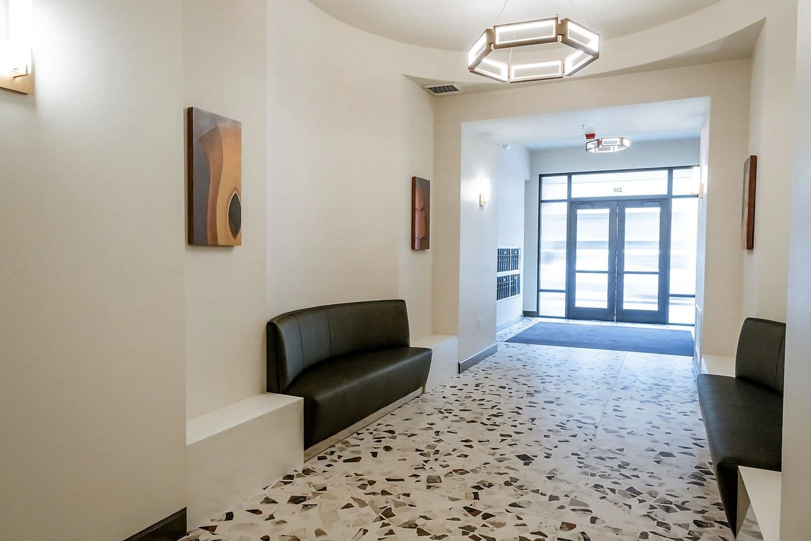 Portland Apartment: 210 NW 20th Ave