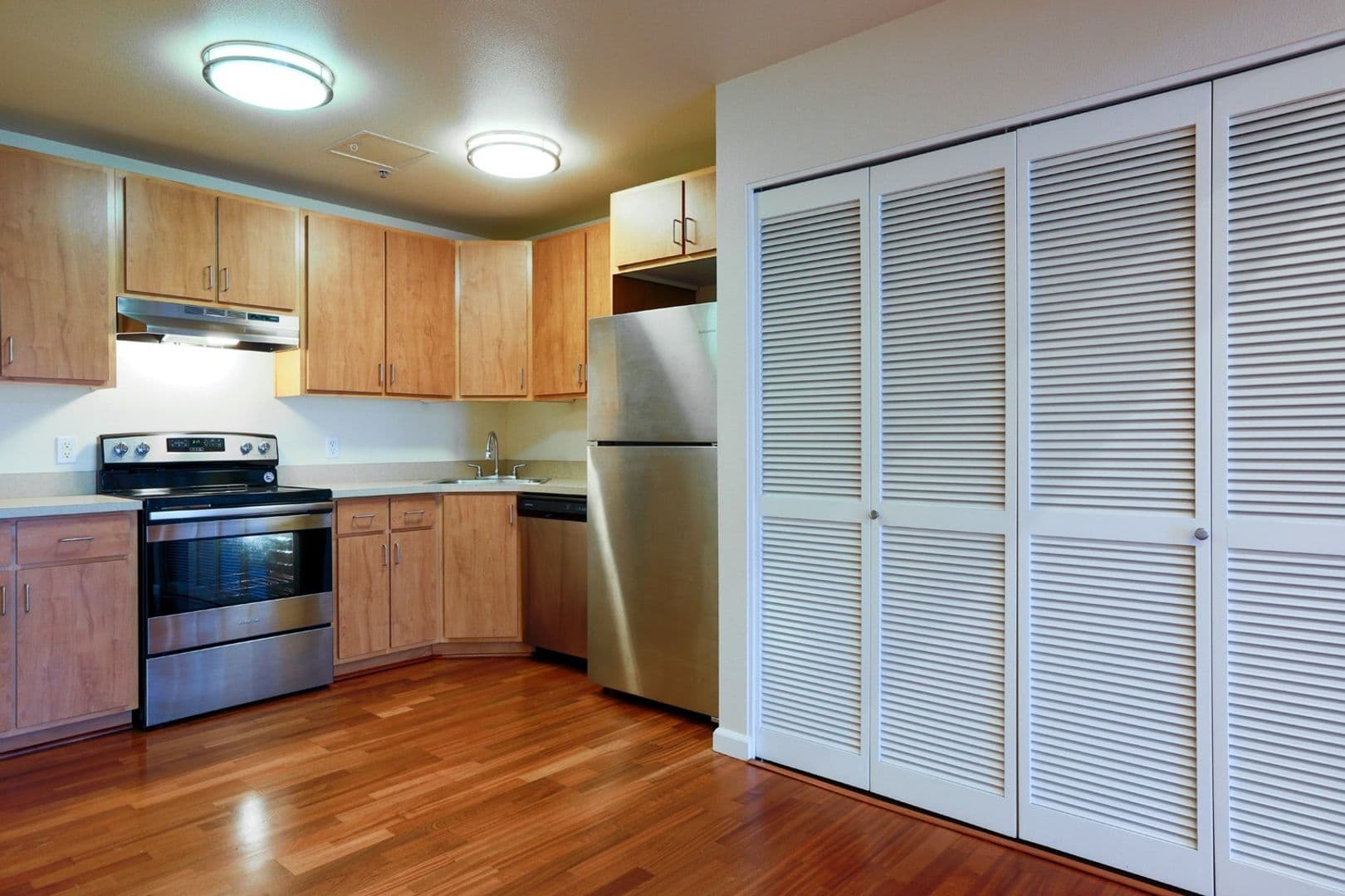 Portland Apartment: 210 NW 20th Ave