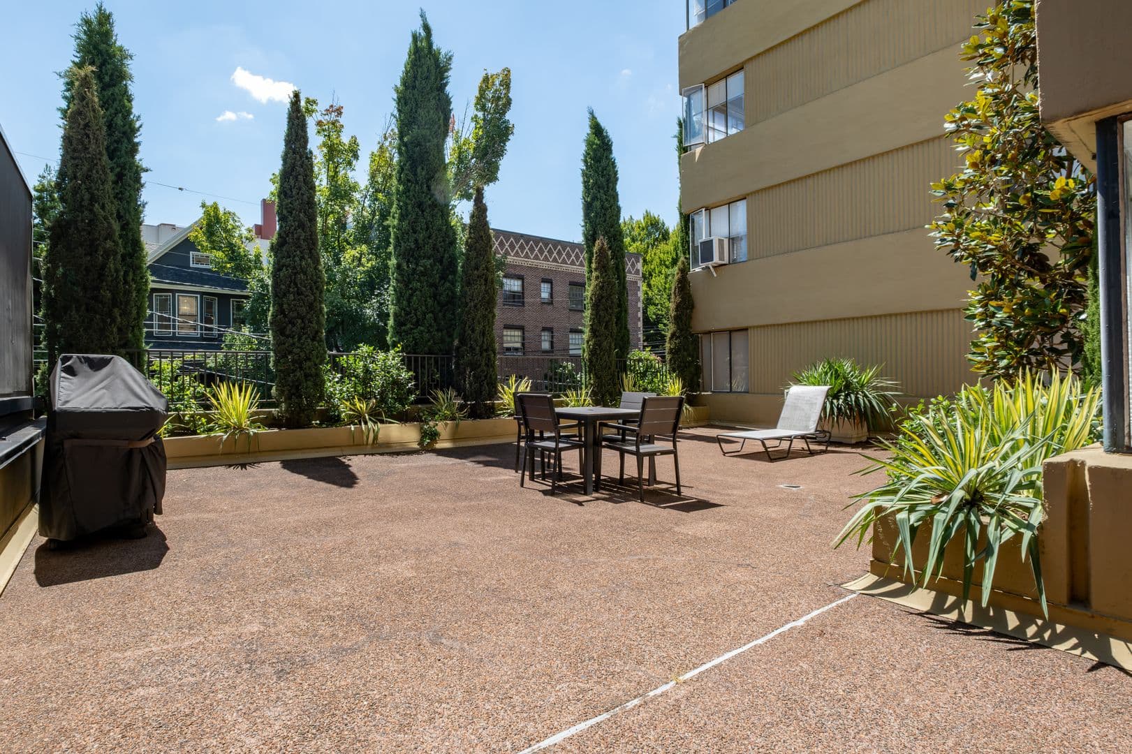 Portland Apartment: 2199 NW Everett St