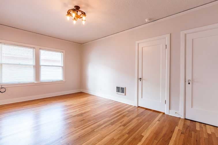 Portland Apartment: 2503 NW Raleigh St