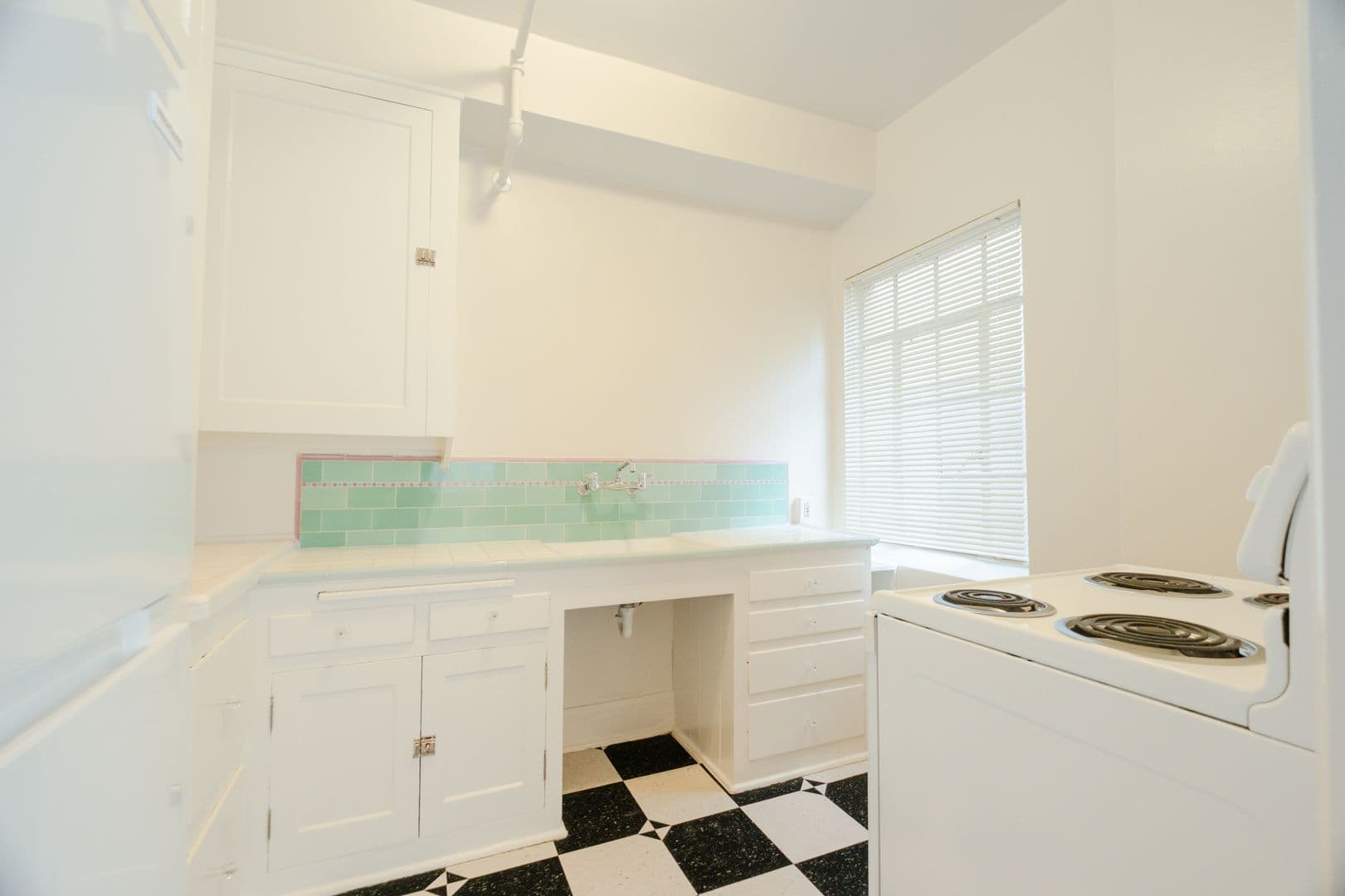 Portland Apartment: 1431 SW Park Ave