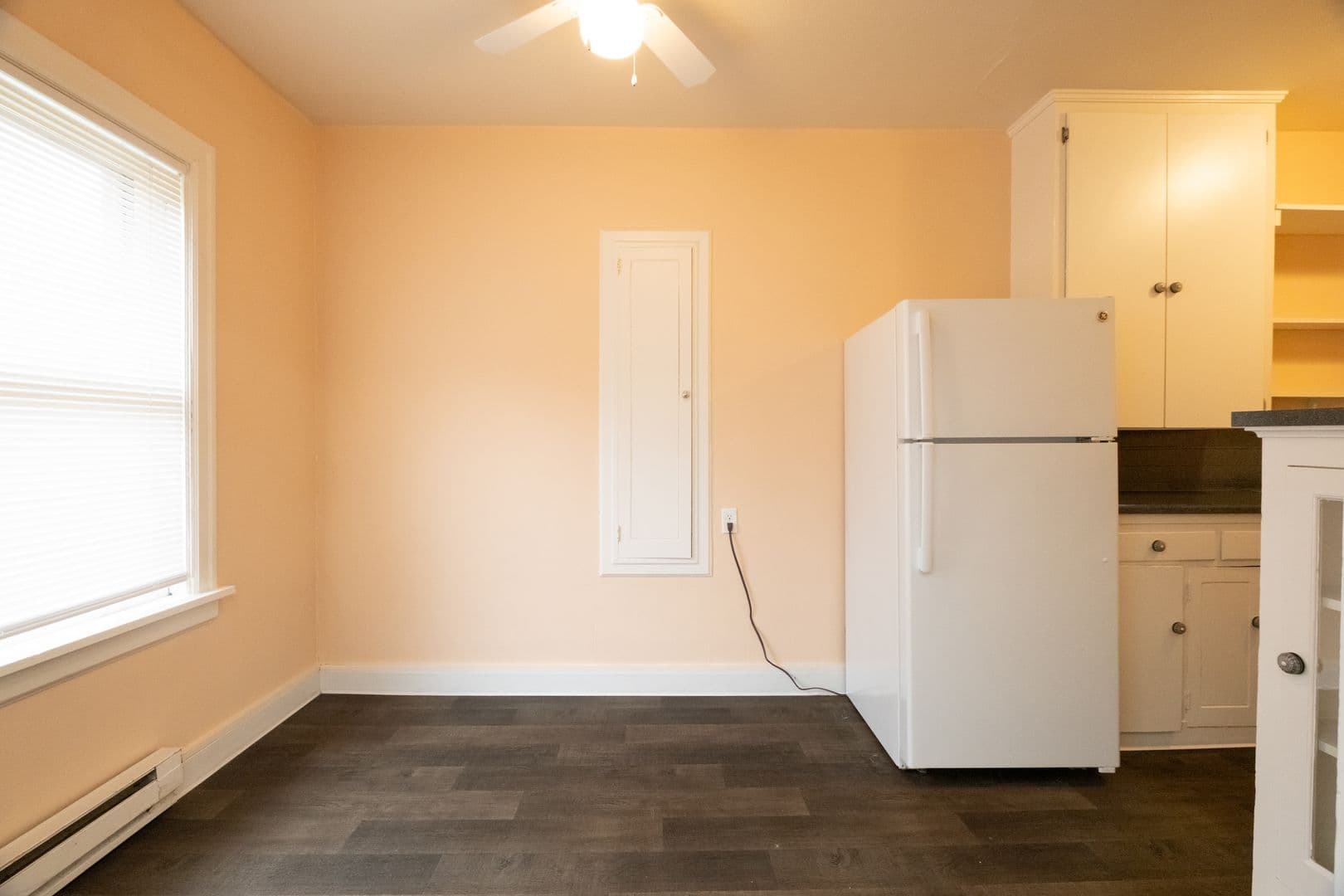 Portland Apartment: 6109 SE Belmont St.