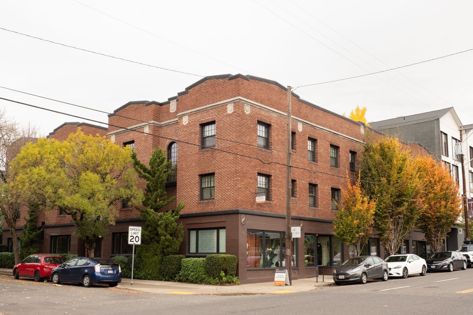 Portland Apartment: 1430 SE 14th Ave