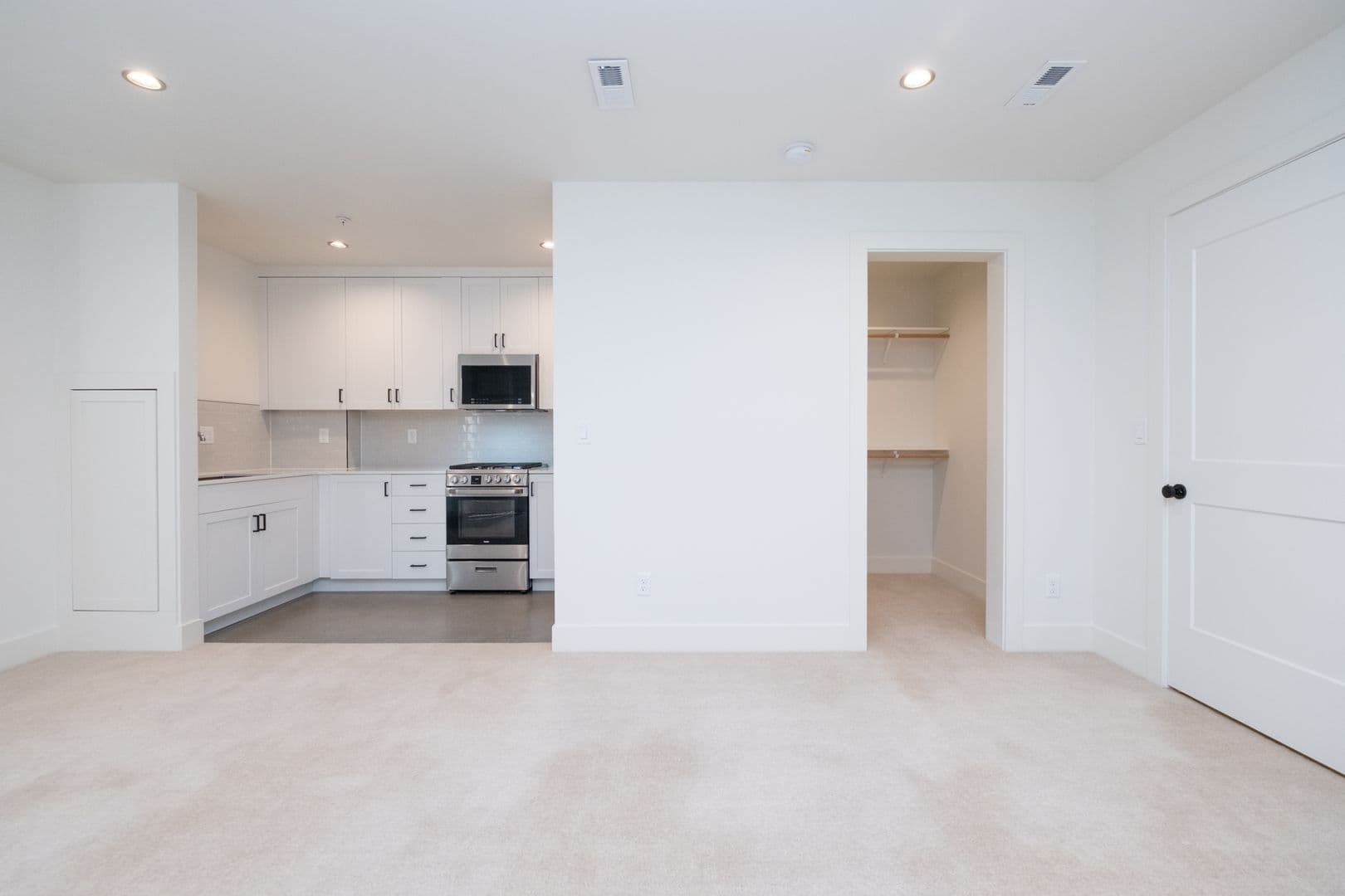 Portland Apartment: 2915A-2989B NW Wilson St.