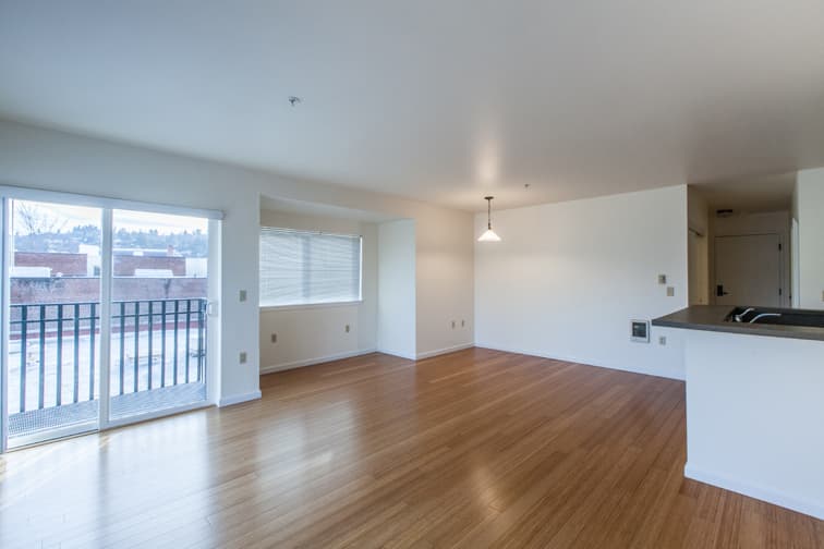 Portland Apartment: 210 NW 20th Ave