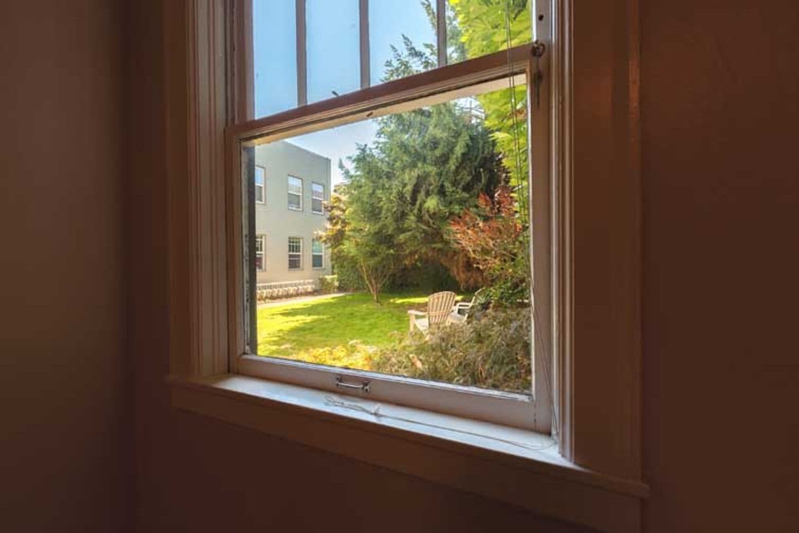 Portland Apartment: 1037 NW 20th Ave