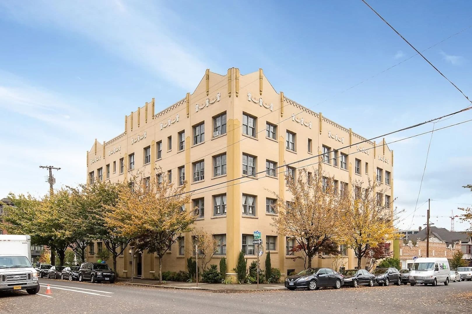 Portland Apartment: 708 NW 19th Ave.