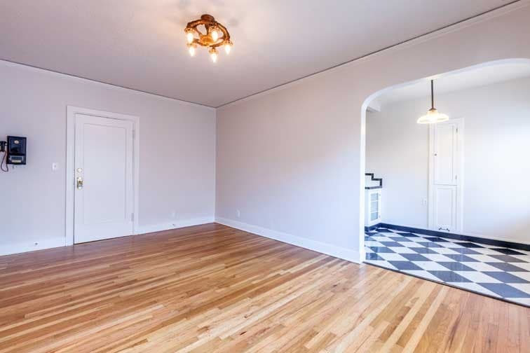 Portland Apartment: 2503 NW Raleigh St