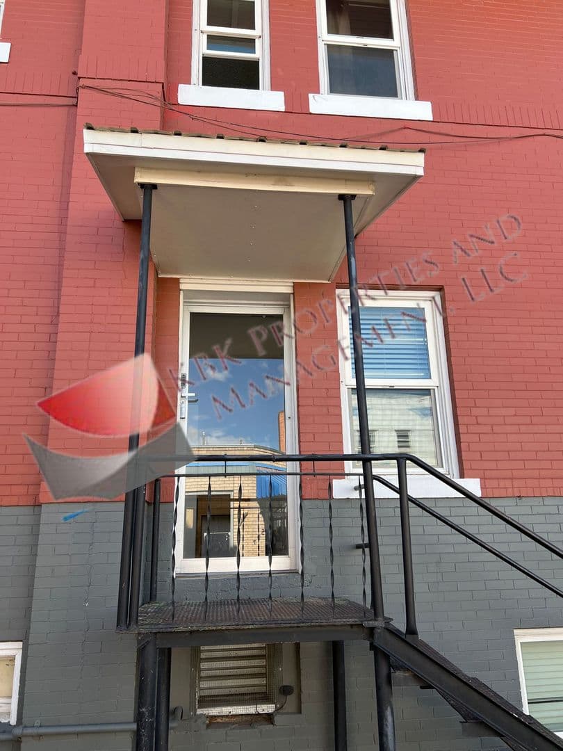 Alamosa Apartment: 503 Main Street