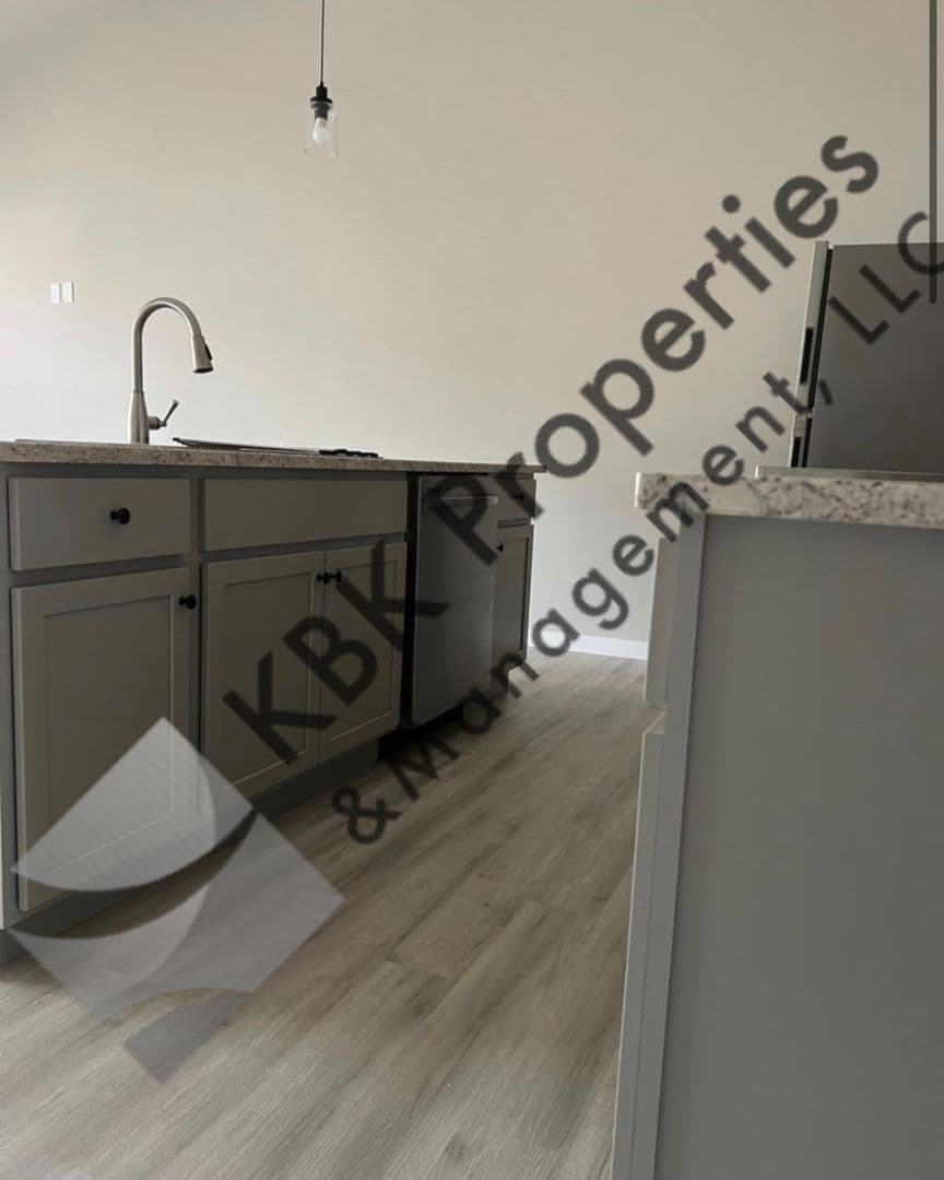 Alamosa Apartment: 906 & 908 Douglas