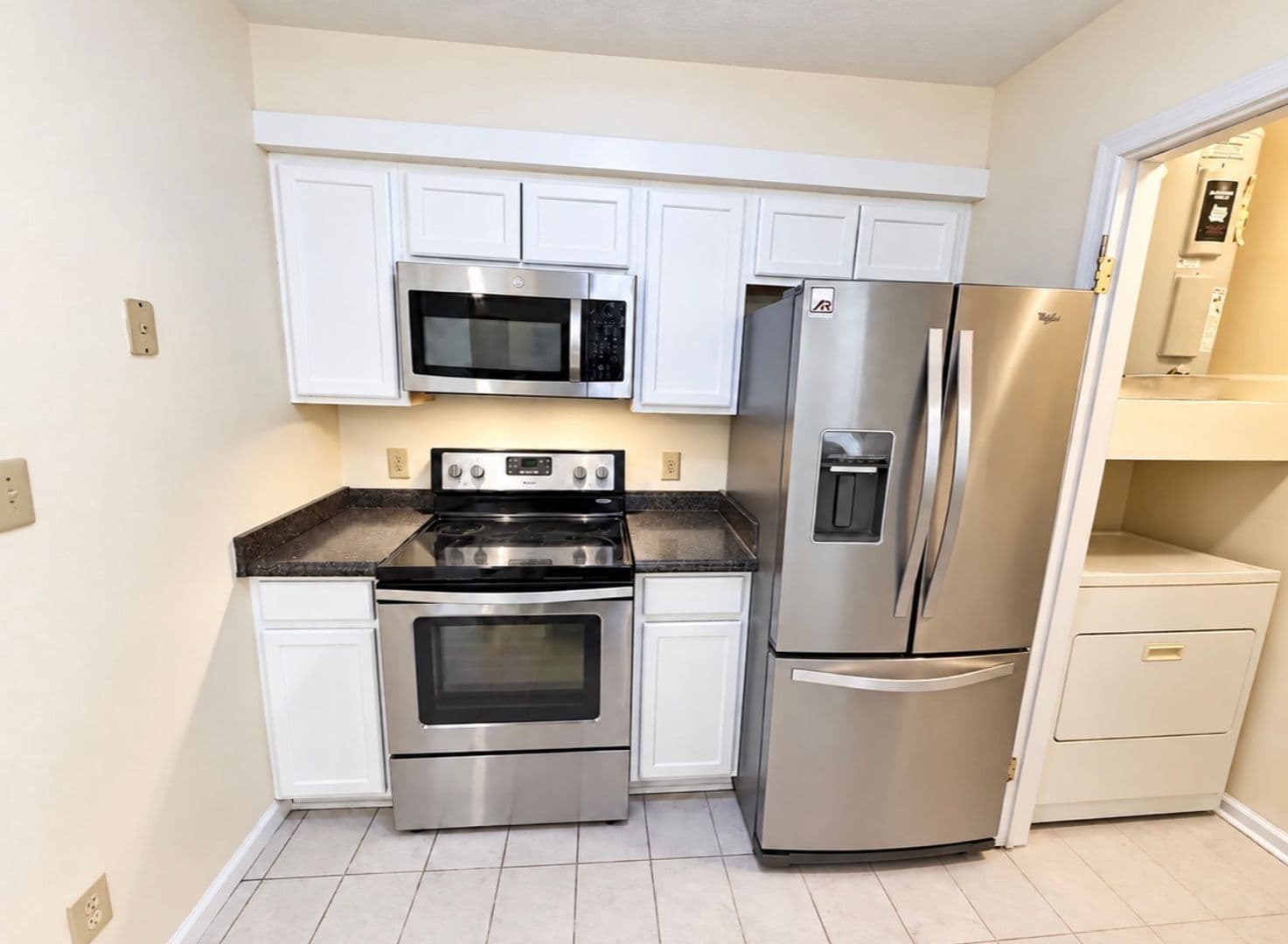 Newport News House: 355 Lee Mills Dr