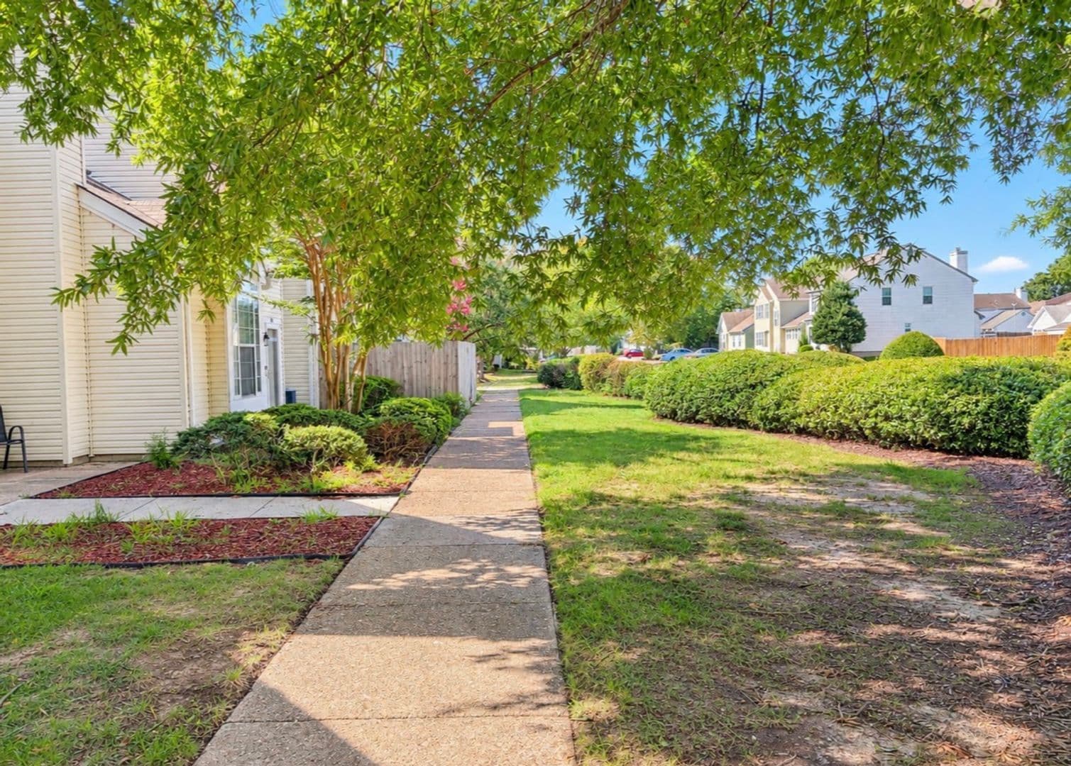 Newport News House: 355 Lee Mills Dr