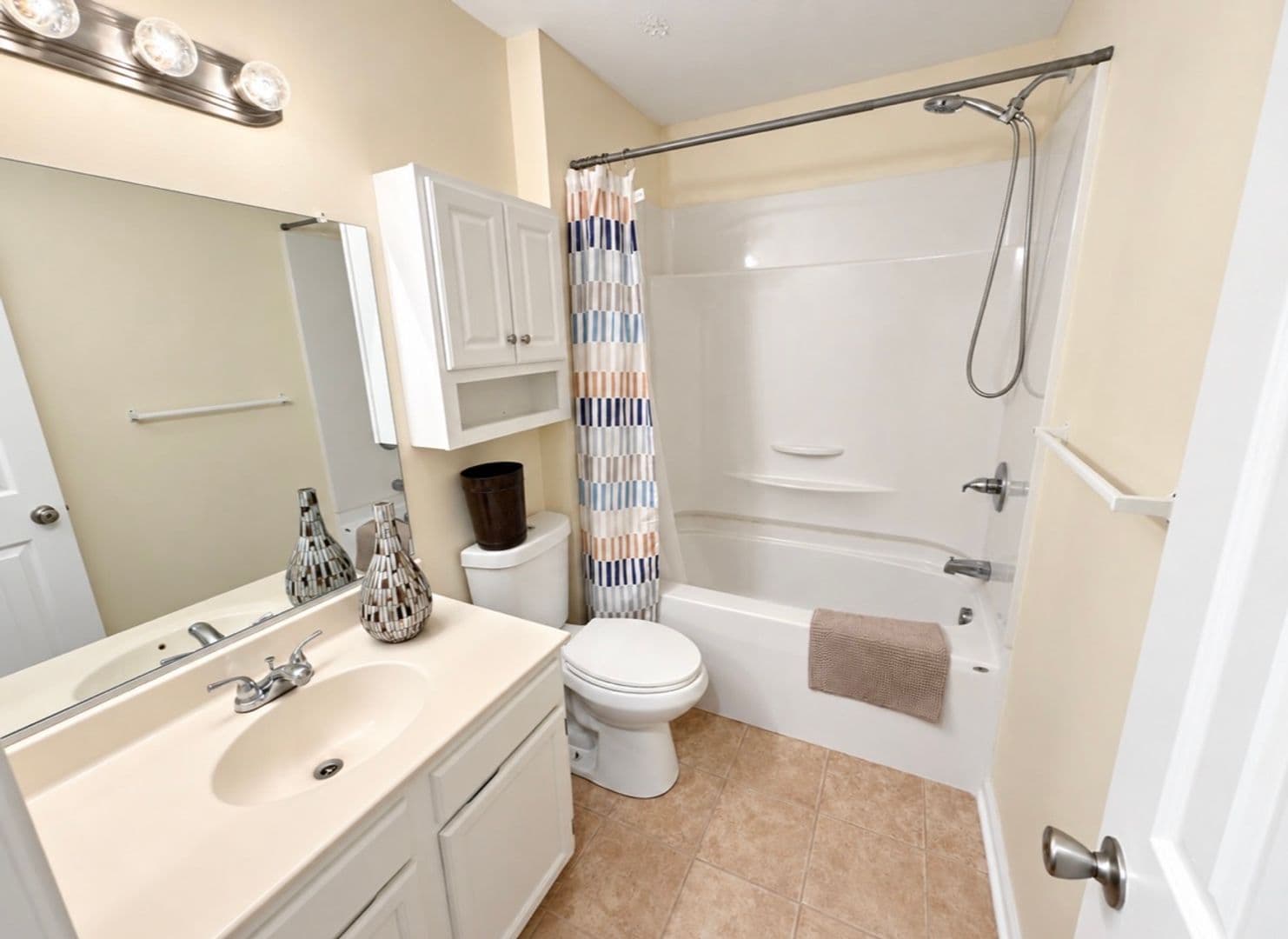 Newport News House: 355 Lee Mills Dr