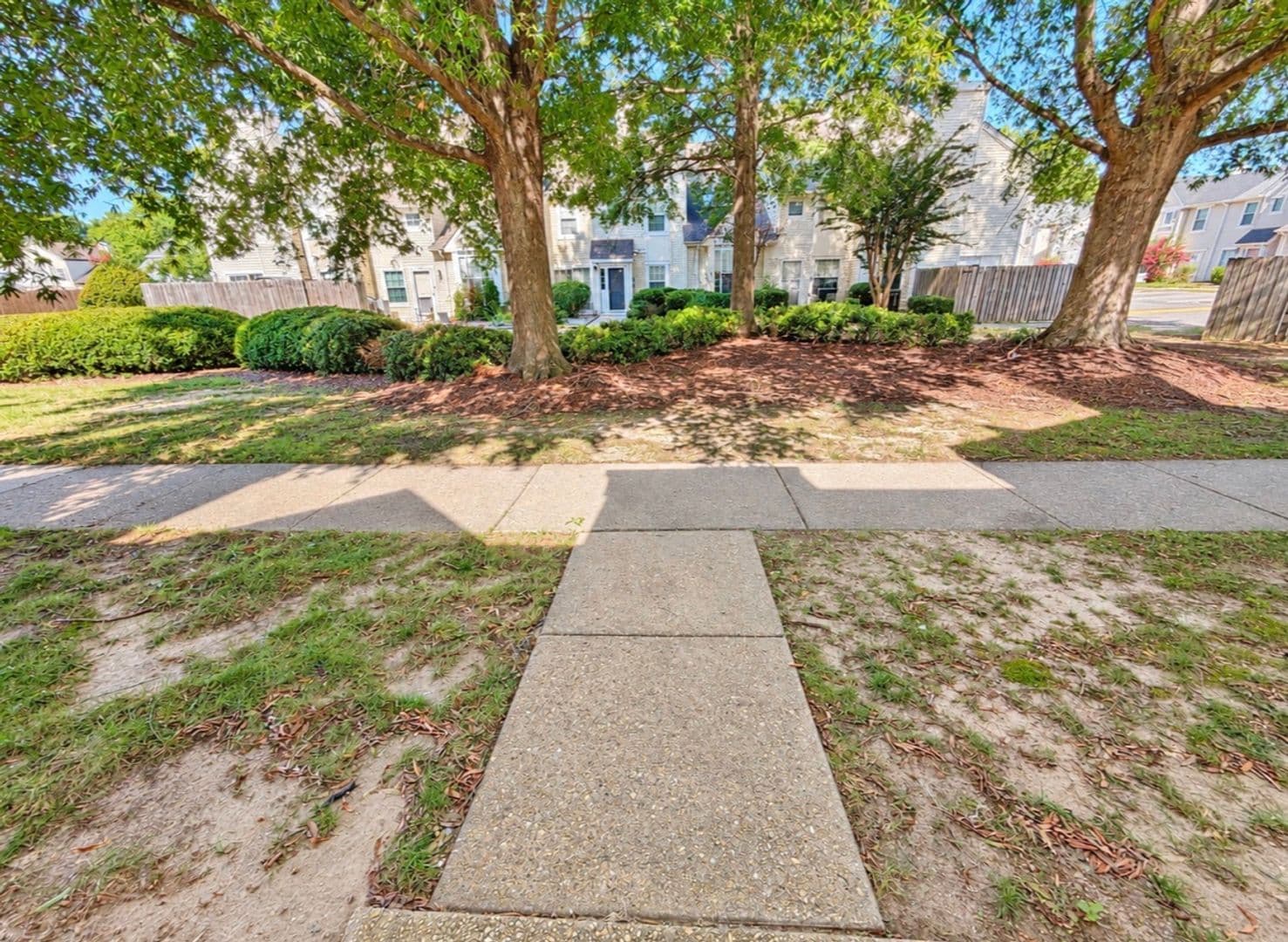 Newport News House: 355 Lee Mills Dr