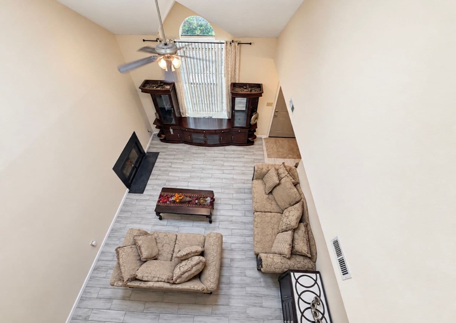 Newport News House: 355 Lee Mills Dr