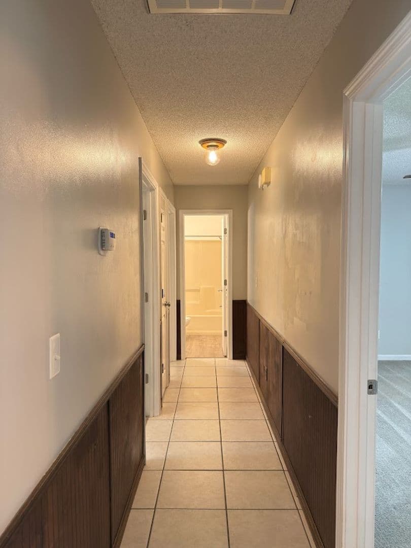 KINGSLAND House: 118 CASTLE OAK COURT