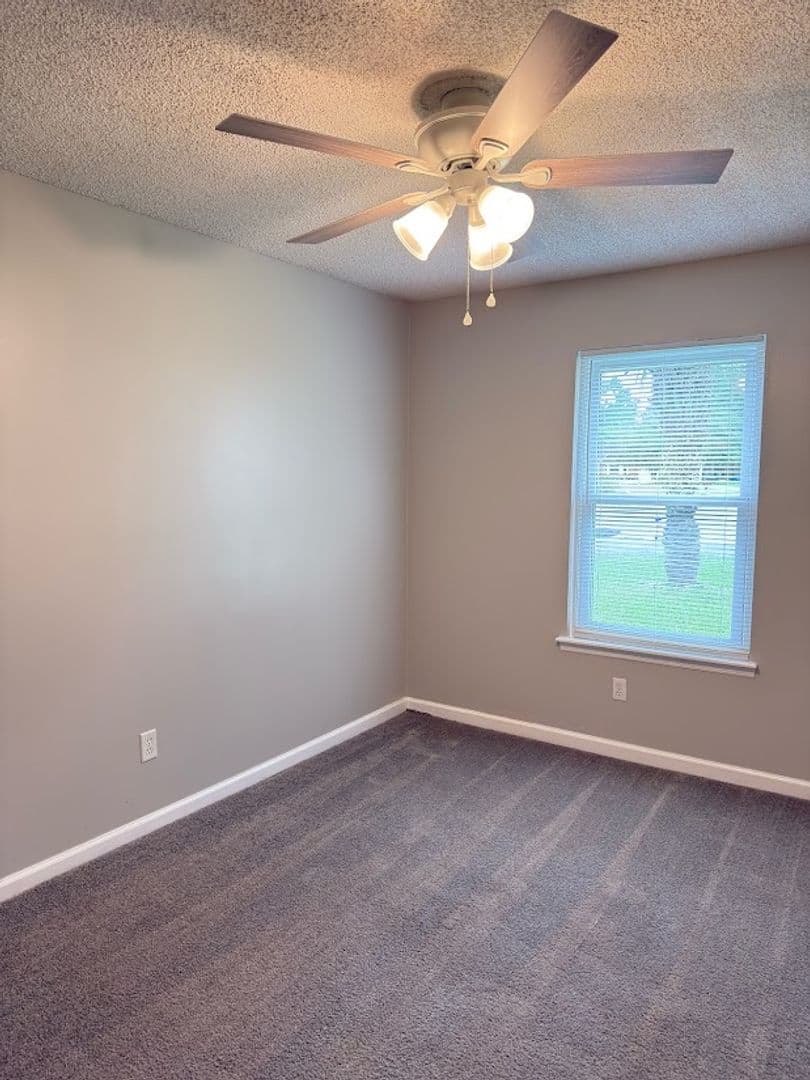 KINGSLAND House: 118 CASTLE OAK COURT