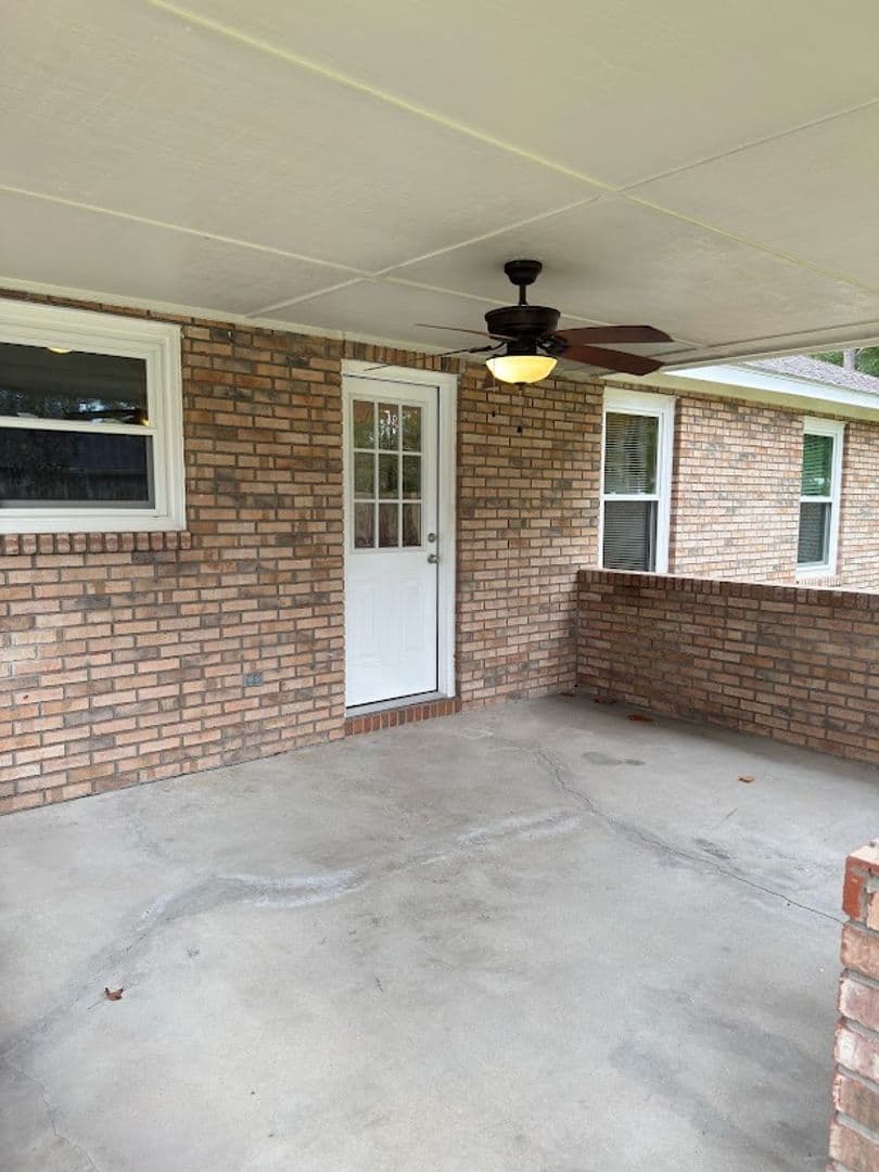 KINGSLAND House: 118 CASTLE OAK COURT
